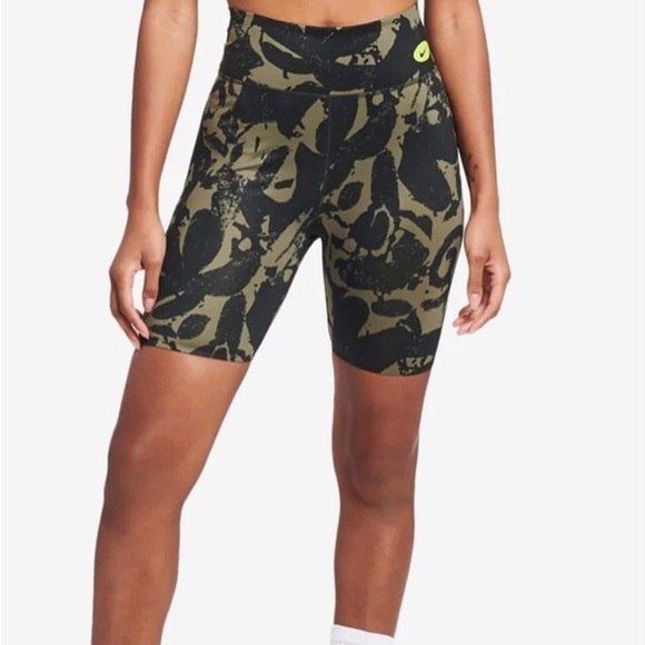 Nike Pants - Nike One Luxe Icon Clash Mid-Rise Training Bike Shorts Camo Size S